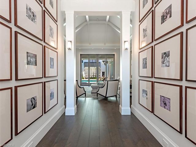 545 13th AVE S, Naples, FL 34102