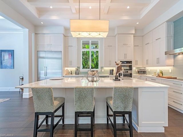 545 13th AVE S, Naples, FL 34102