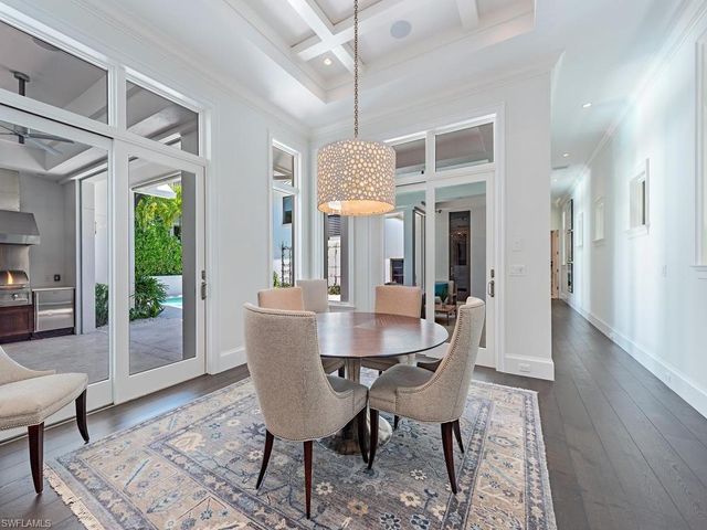 545 13th AVE S, Naples, FL 34102