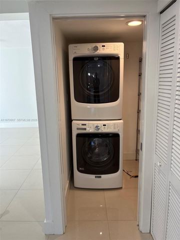 11543 SW 109th Rd 24B, Miami, FL 33176