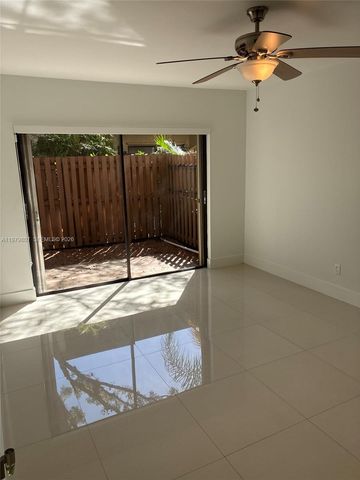 11543 SW 109th Rd 24B, Miami, FL 33176