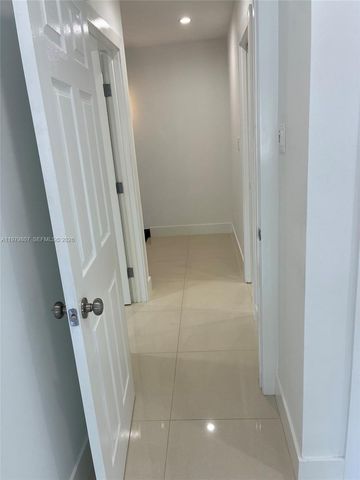 11543 SW 109th Rd 24B, Miami, FL 33176