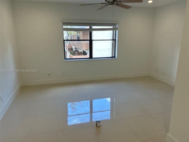 11543 SW 109th Rd 24B, Miami, FL 33176