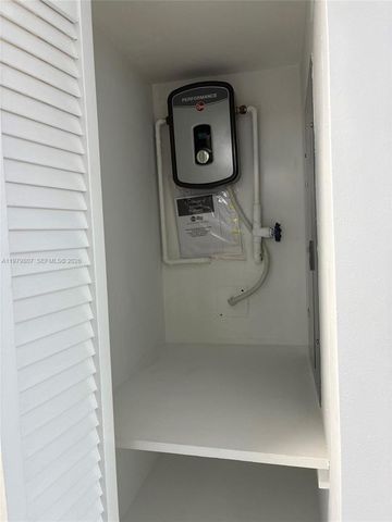 11543 SW 109th Rd 24B, Miami, FL 33176