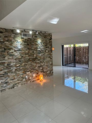 11543 SW 109th Rd 24B, Miami, FL 33176