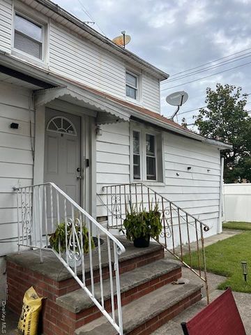 204-20 104th Avenue, Saint Albans, NY 11412