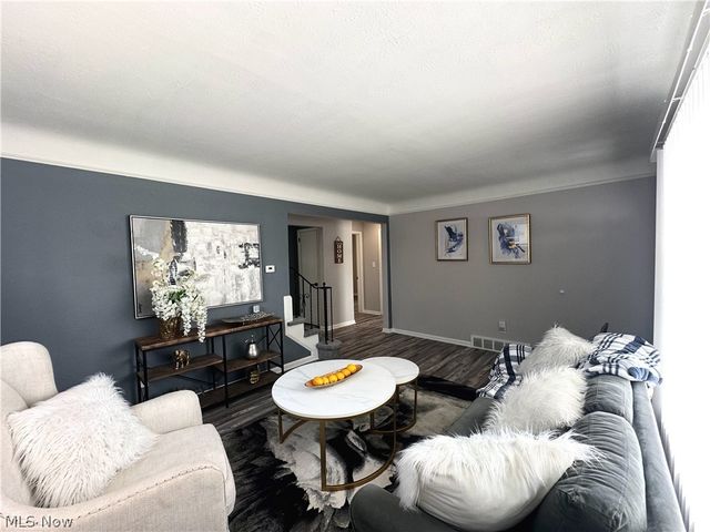 2440 Dentzler Road, Parma, OH 44134