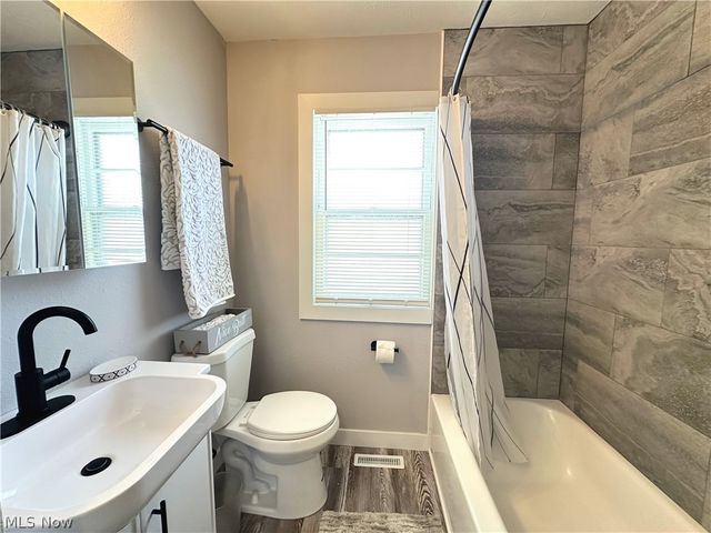 2440 Dentzler Road, Parma, OH 44134