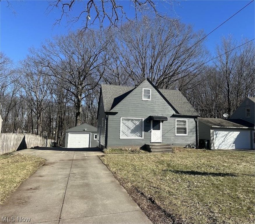 2440 Dentzler Road, Parma, OH 44134