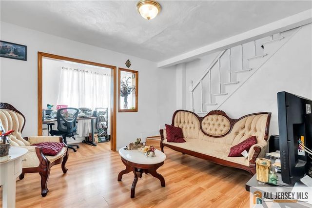 55 Smullen Street, Sayreville, NJ 08872