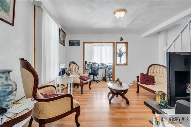 55 Smullen Street, Sayreville, NJ 08872