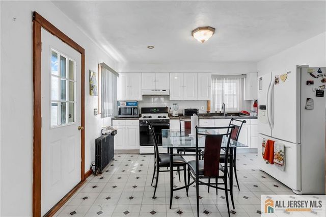 55 Smullen Street, Sayreville, NJ 08872