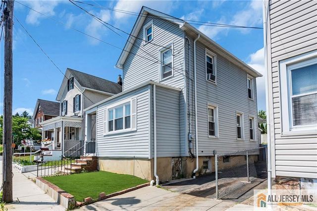 55 Smullen Street, Sayreville, NJ 08872