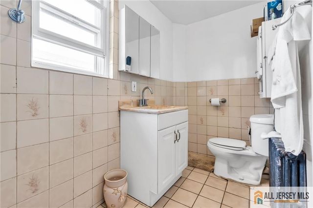 55 Smullen Street, Sayreville, NJ 08872