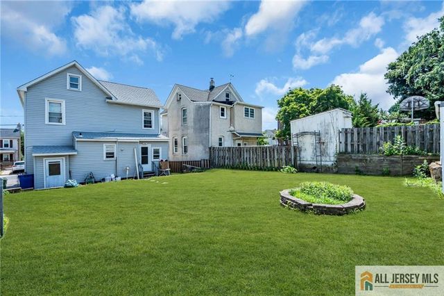 55 Smullen Street, Sayreville, NJ 08872