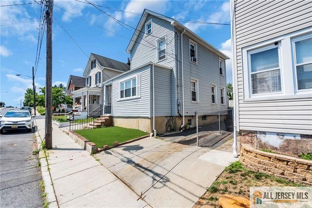 55 Smullen Street, Sayreville, NJ 08872