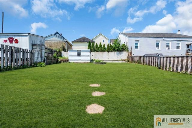 55 Smullen Street, Sayreville, NJ 08872