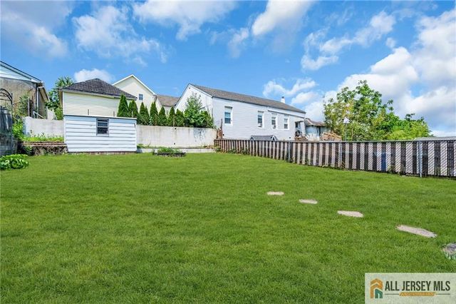 55 Smullen Street, Sayreville, NJ 08872