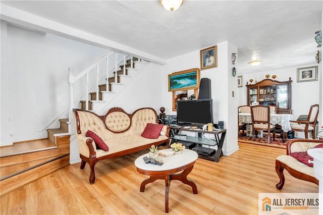 55 Smullen Street, Sayreville, NJ 08872