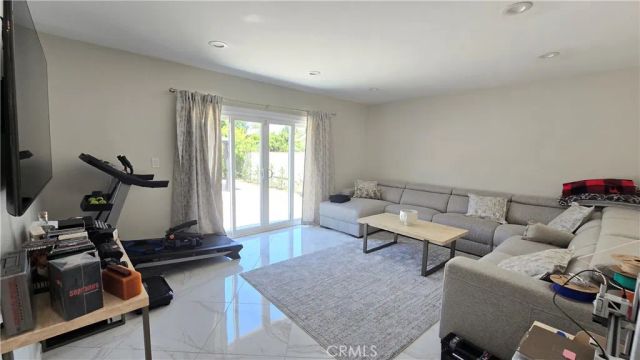 6429 Camellia Avenue, North Hollywood, CA 91606