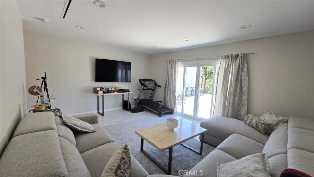 6429 Camellia Avenue, North Hollywood, CA 91606