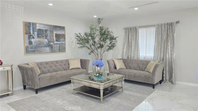 6429 Camellia Avenue, North Hollywood, CA 91606