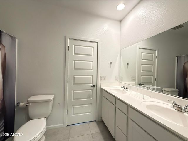 38114 N FRONT RUNNER Lane, San Tan Valley, AZ 85140