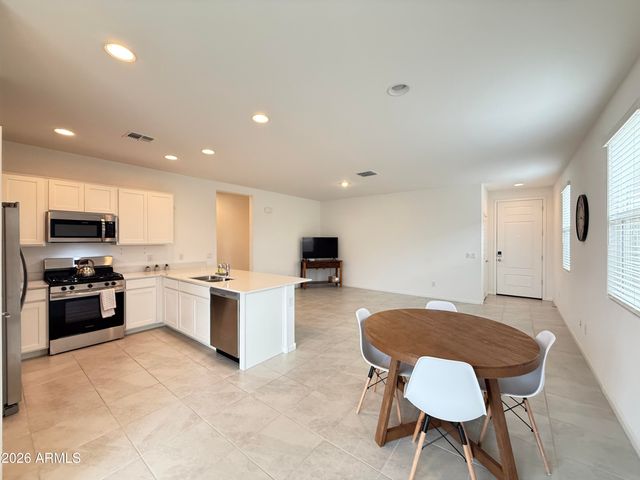 38114 N FRONT RUNNER Lane, San Tan Valley, AZ 85140
