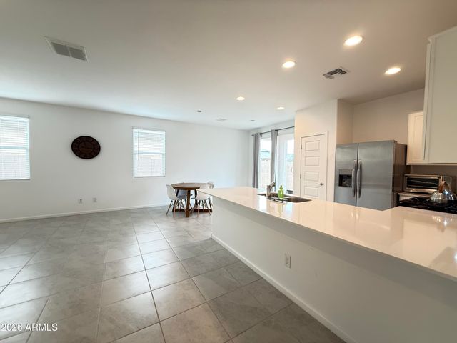 38114 N FRONT RUNNER Lane, San Tan Valley, AZ 85140