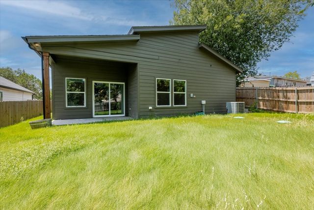 3015 Brazos River Drive, Granbury, TX 76048