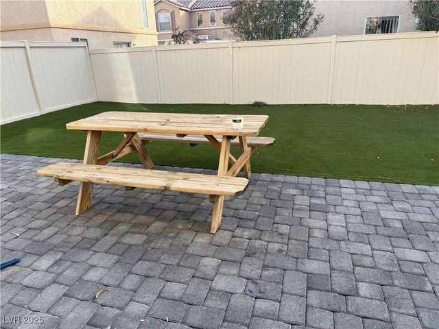 5733 Rose Tiara Drive, Las Vegas, NV 89139