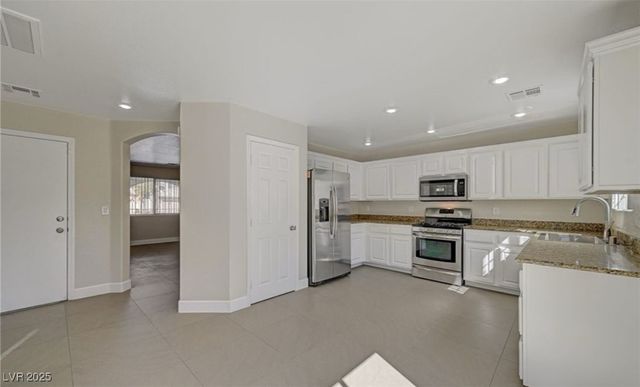 5733 Rose Tiara Drive, Las Vegas, NV 89139