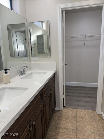 5733 Rose Tiara Drive, Las Vegas, NV 89139