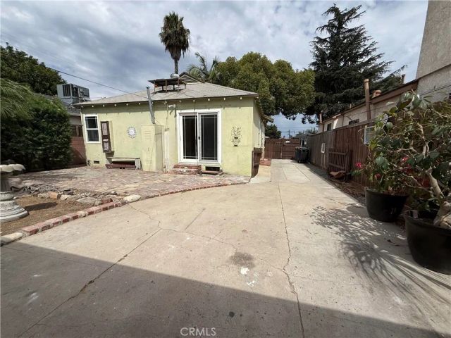 10411 Pinehurst, South Gate, CA 90280