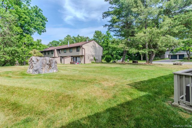 1505 Chelsea Cove S, Hopewell Junction, NY 12533