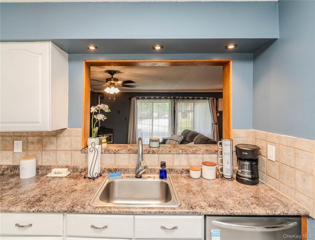 1505 Chelsea Cove S, Hopewell Junction, NY 12533