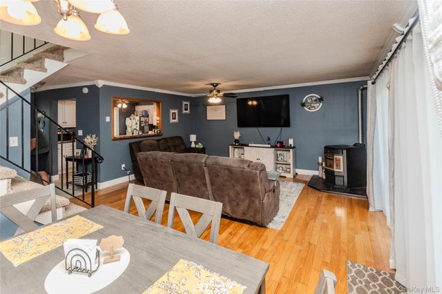 1505 Chelsea Cove S, Hopewell Junction, NY 12533
