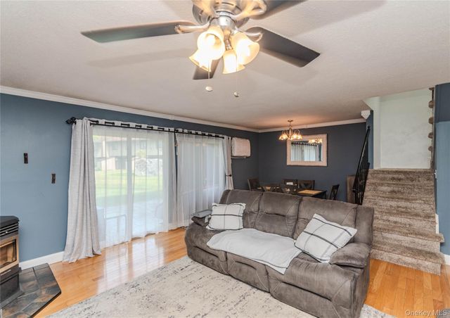 1505 Chelsea Cove S, Hopewell Junction, NY 12533