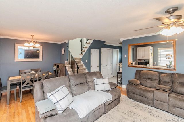 1505 Chelsea Cove S, Hopewell Junction, NY 12533