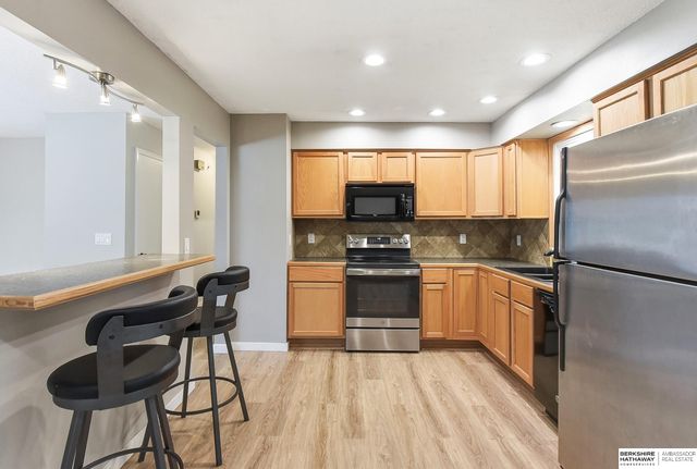 11568 Rambleridge Road, Omaha, NE 68164