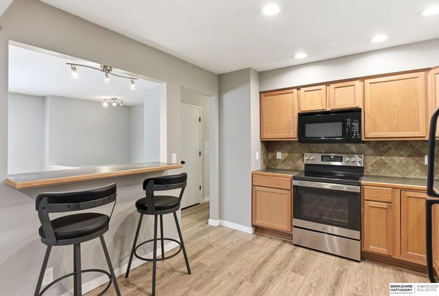 11568 Rambleridge Road, Omaha, NE 68164