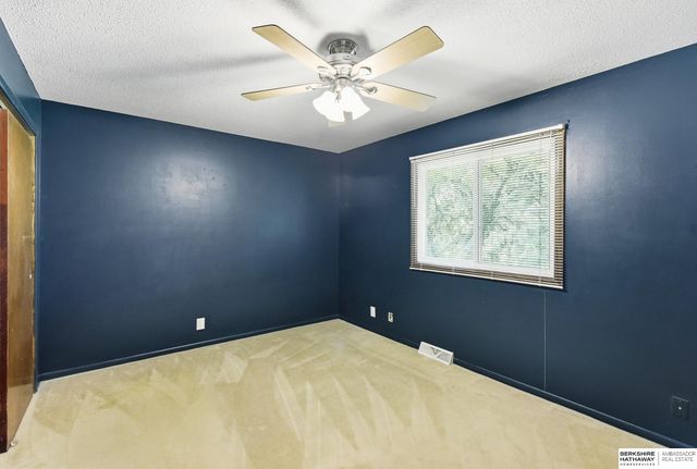 11568 Rambleridge Road, Omaha, NE 68164