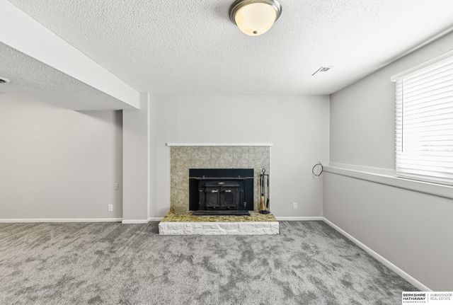 11568 Rambleridge Road, Omaha, NE 68164