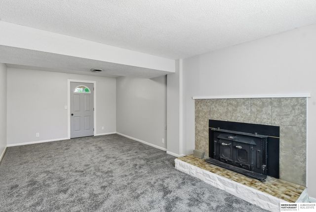 11568 Rambleridge Road, Omaha, NE 68164