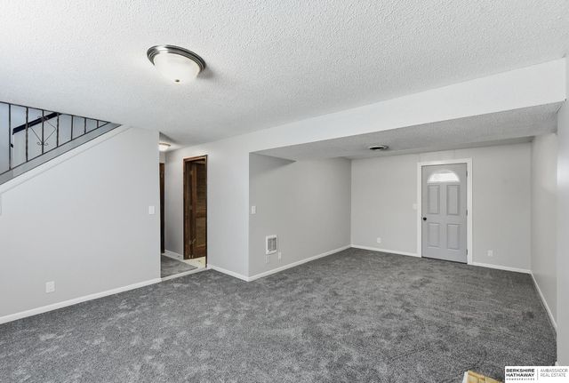 11568 Rambleridge Road, Omaha, NE 68164