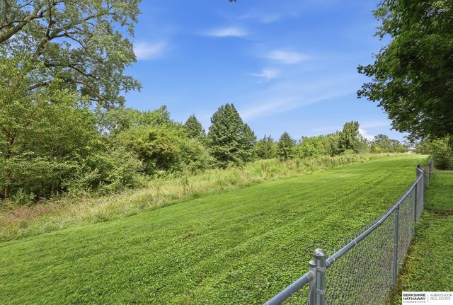 11568 Rambleridge Road, Omaha, NE 68164