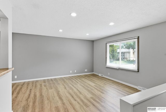 11568 Rambleridge Road, Omaha, NE 68164