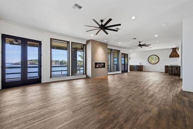 11707 Edgewater Court, Montgomery, TX 77356