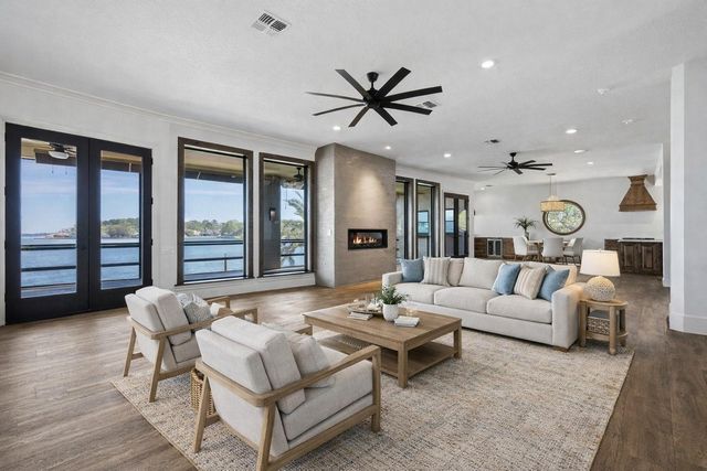 11707 Edgewater Court, Montgomery, TX 77356