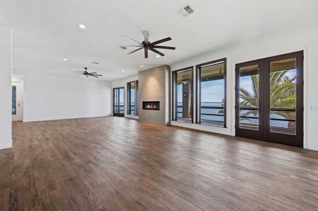 11707 Edgewater Court, Montgomery, TX 77356